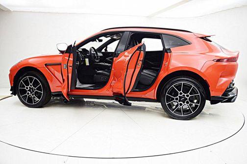 2025 Aston Martin DBX 707