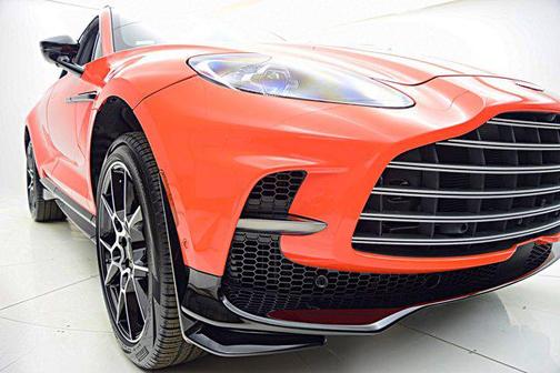 2025 Aston Martin DBX 707