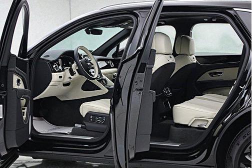 2025 Bentley Bentayga V8/LEASE OPTIONS AVAILABLE