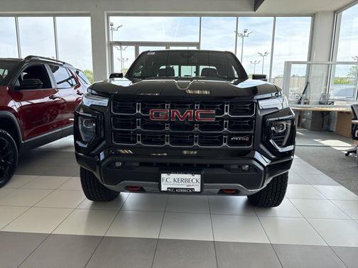 2025 GMC Canyon Base