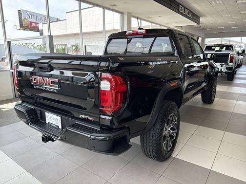 2025 GMC Canyon Base