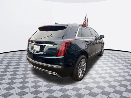 Emerald Lake Metallic 2024 Cadillac XT5 Premium Luxury