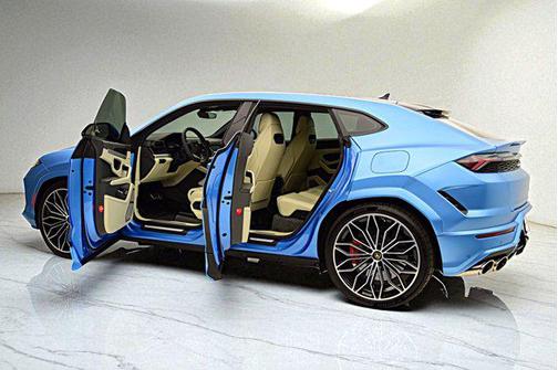 2025 Lamborghini Urus SE