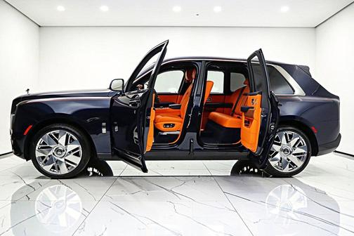 Midnight Sapphi 2025 Rolls-Royce Cullinan Cullinan/LEASE OPTIONS AVAILABLE