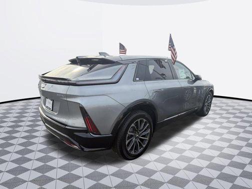 Argent Silver Metallic 2024 Cadillac LYRIQ Sport