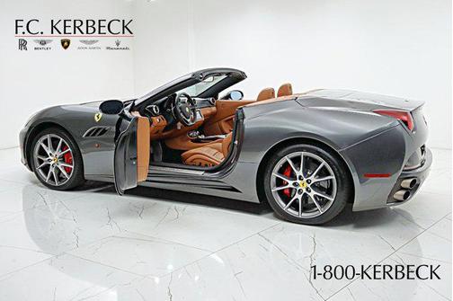 2011 Ferrari California Base