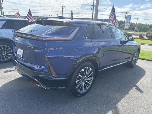 2024 Cadillac LYRIQ Sport