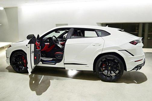 2024 Lamborghini Urus S/LEASE OPTIONS AVAILABLE