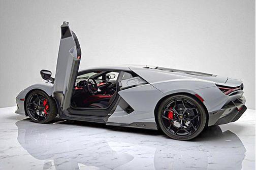 2024 Lamborghini Revuelto Coupe