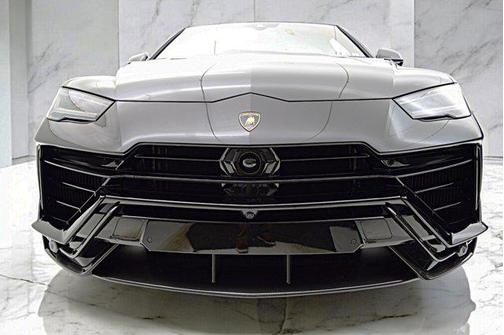 2024 Lamborghini Urus Performante