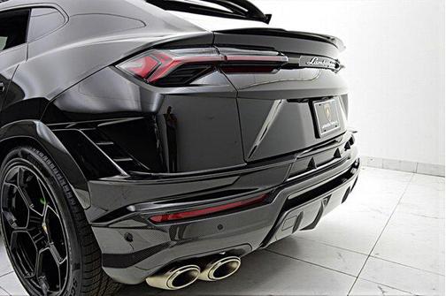 2024 Lamborghini Urus Performante