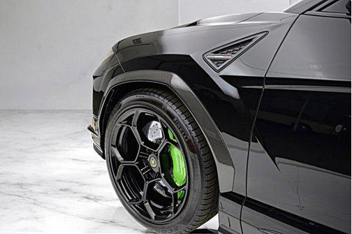 2024 Lamborghini Urus Performante