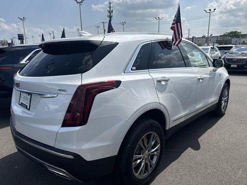 2022 Cadillac XT5 Premium Luxury