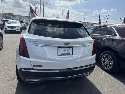 2022 Cadillac XT5 Premium Luxury