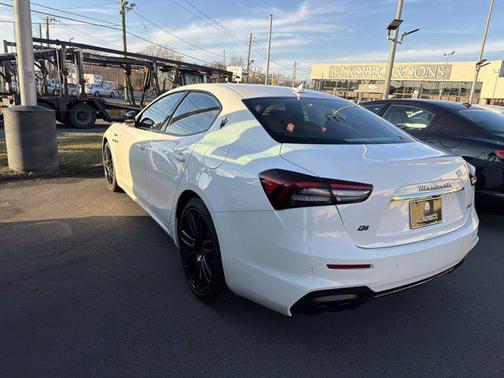 2023 Maserati Ghibli Modena Q4