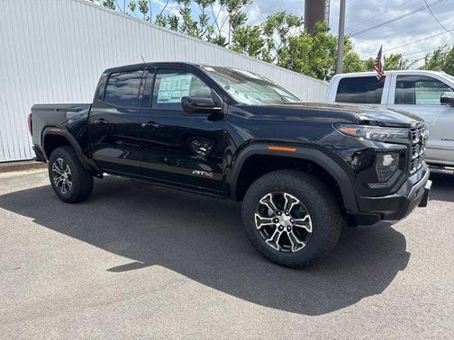 2025 GMC Canyon Base