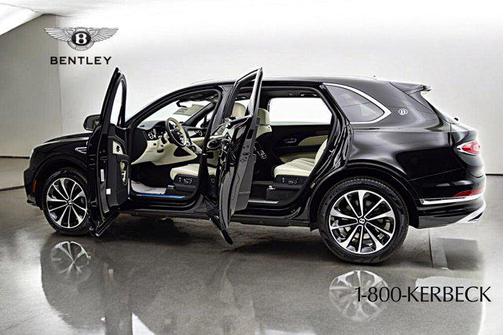 2025 Bentley Bentayga EWB V8