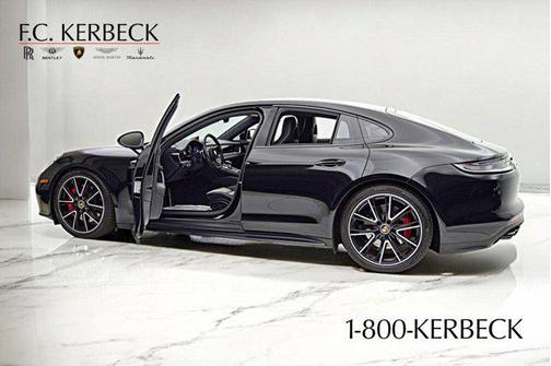 2023 Porsche Panamera GTS