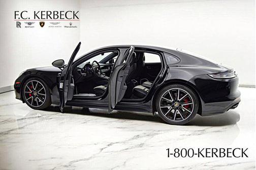 2023 Porsche Panamera GTS