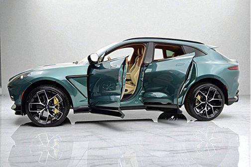 2025 Aston Martin DBX 707