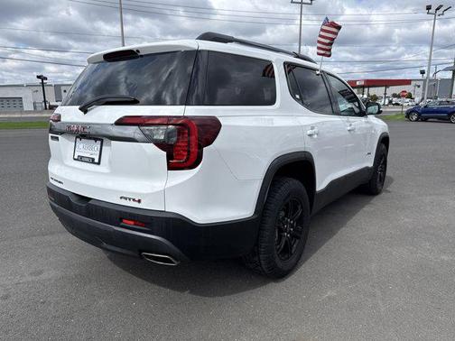 2021 GMC Acadia AT4