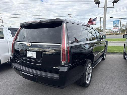 2017 Cadillac Escalade ESV Luxury