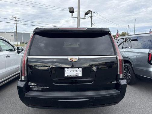 2017 Cadillac Escalade ESV Luxury