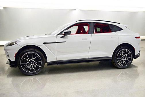 2025 Aston Martin DBX 707