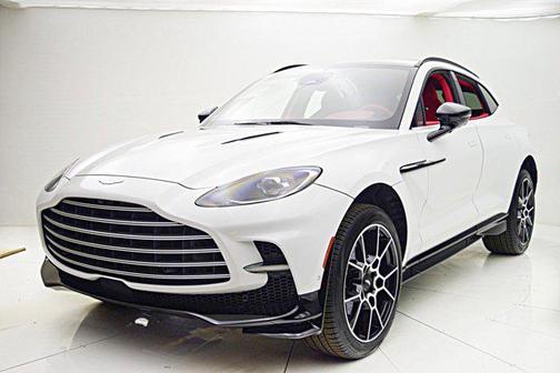 2025 Aston Martin DBX 707