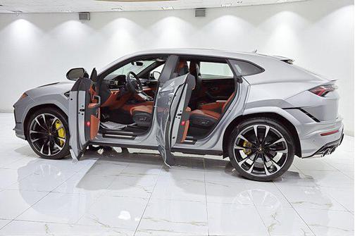 2024 Lamborghini Urus S/LEASE OPTIONS AVAILABLE