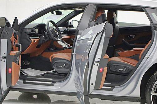 2024 Lamborghini Urus S/LEASE OPTIONS AVAILABLE