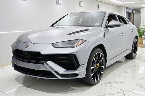 2024 Lamborghini Urus S/LEASE OPTIONS AVAILABLE
