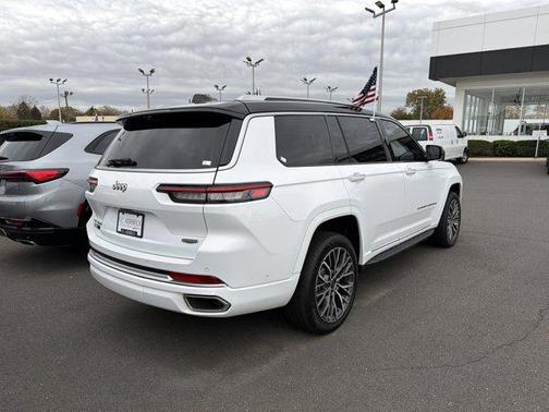 2022 Jeep Grand Cherokee L Summit Reserve