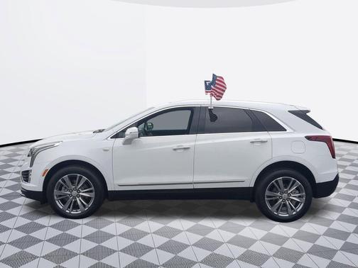 Mary Kay Pearl Tri Coat V 2024 Cadillac XT5 Premium Luxury
