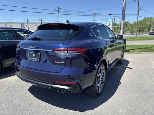 2021 Maserati Levante Base