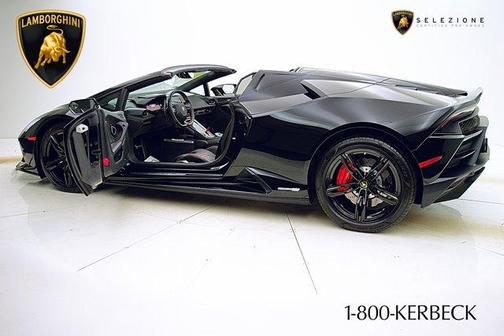 Photo 3 of 43 of 2020 Lamborghini Huracan EVO Base