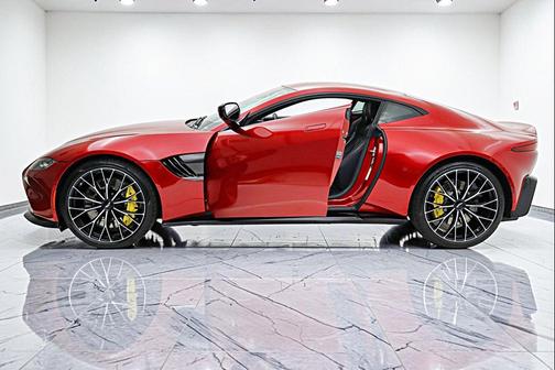 Hyper Red 2023 Aston Martin Vantage Coupe