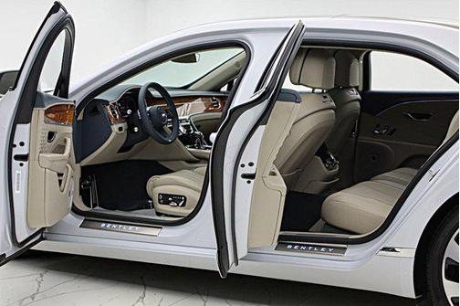 Ice 2023 Bentley Flying Spur Azure V8/LEASE OPTIONS AVAILABLE