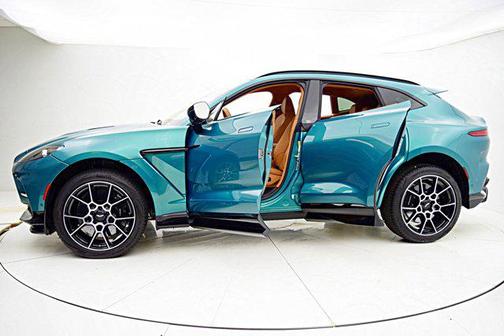 2025 Aston Martin DBX 707