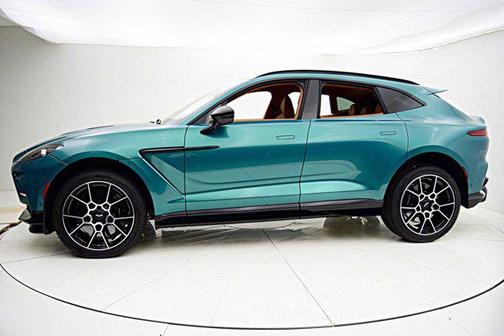 2025 Aston Martin DBX 707
