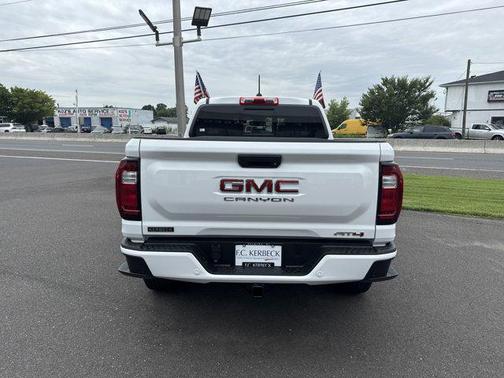 2025 GMC Canyon Base