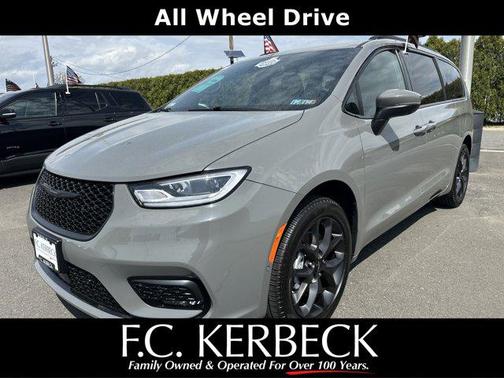 2023 Chrysler Pacifica Touring L