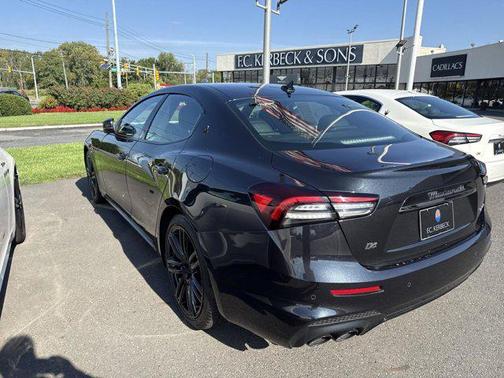 2022 Maserati Ghibli Modena Q4