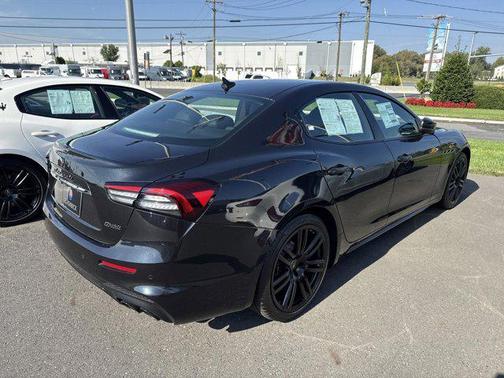 2022 Maserati Ghibli Modena Q4