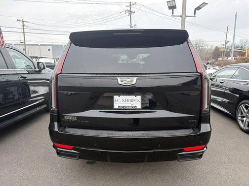 2023 Cadillac Escalade Sport