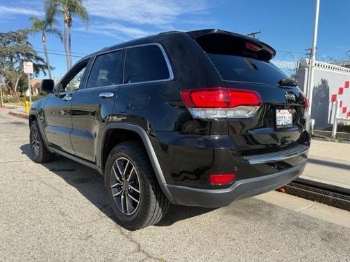 Diamond Black Crystal Pearlcoat 2020 Jeep Grand Cherokee Limited