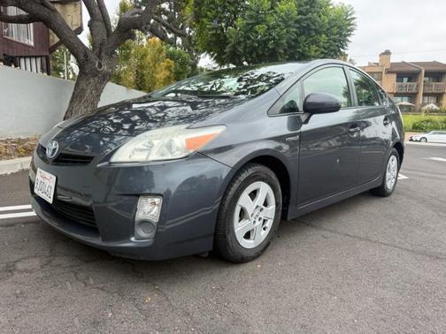 Winter Gray Metallic 2010 Toyota Prius III