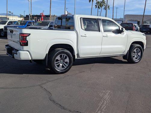 2025 Nissan Frontier SV