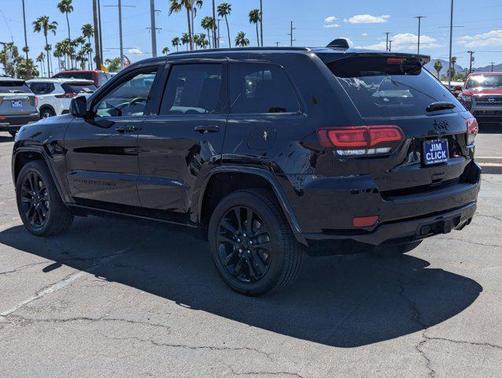 2022 Jeep Grand Cherokee Laredo