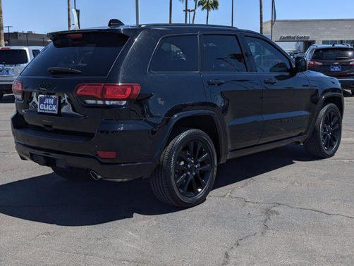 2022 Jeep Grand Cherokee Laredo